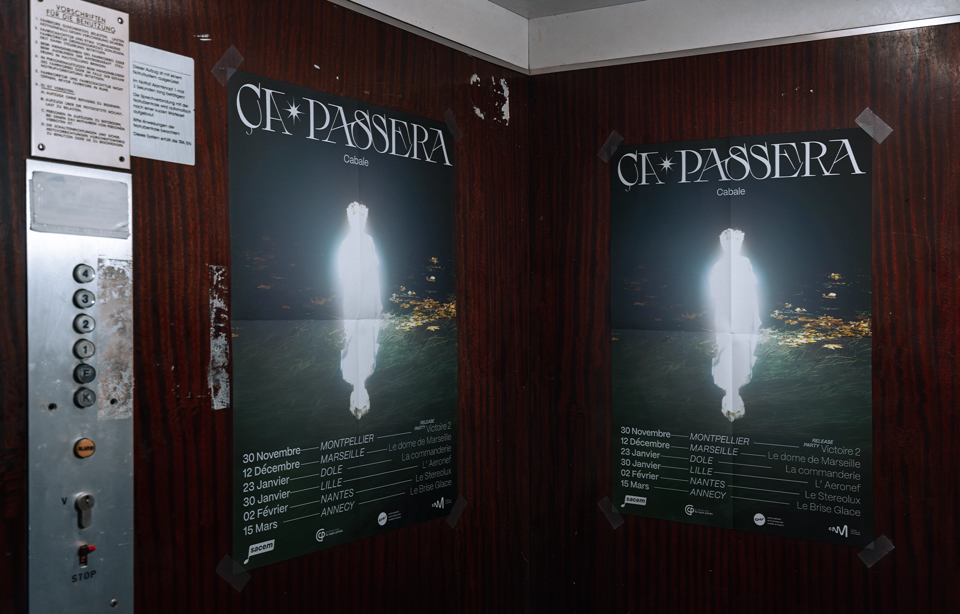Affiche de la tournée de concerts Cabale dans un ascenseur